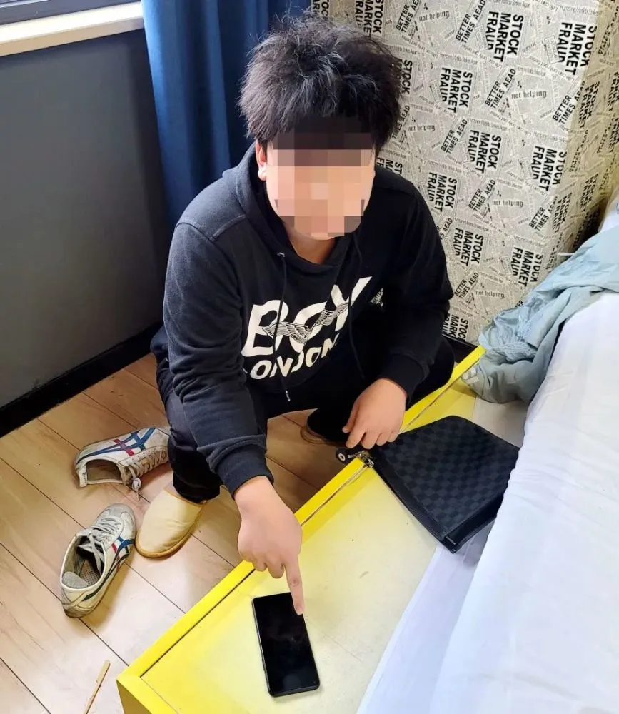 抓小偷手机游戏_小偷抓手机游戏怎么玩_小偷抓手机游戏叫什么