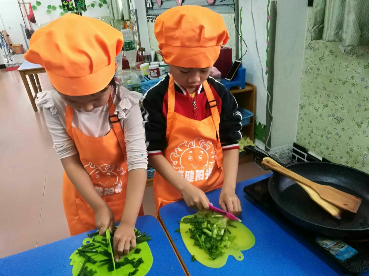 玩儿手机做饭游戏_做饭玩儿手机游戏叫什么_做饭类游戏手机