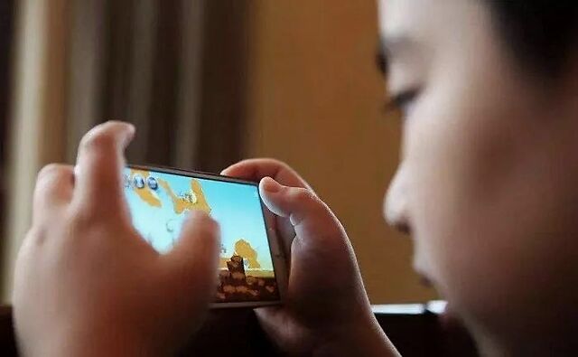儿童免费游戏手机玩_小孩玩手机小游戏免费版_有没有小孩子玩的游戏不收费的