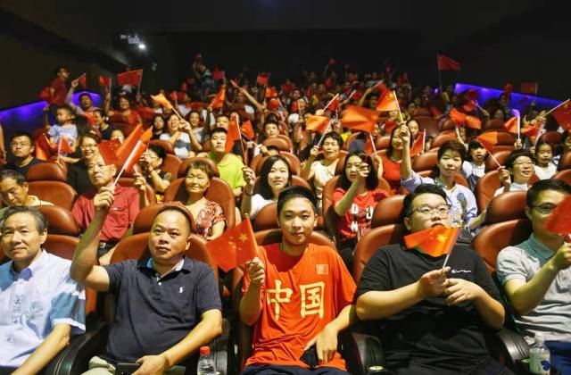 直播游戏用什么手机游戏_一款适合直播的手机游戏_直播适合手机游戏吗
