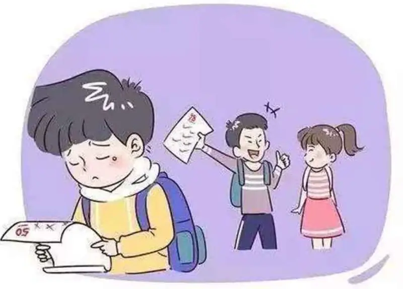侧身玩手机表情包_玩手机游戏侧身_侧身玩手机图片