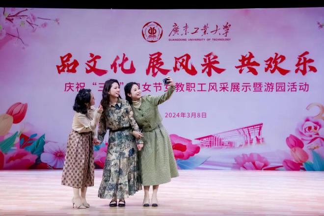老师会遇到哪些尴尬的事情_老师为什么会出现在这里?_老师会发现