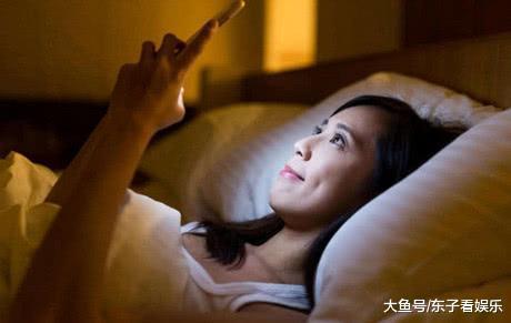 晚上手机玩游戏好不好看_晚上玩手机玩什么好_有没有一款晚上玩的手游