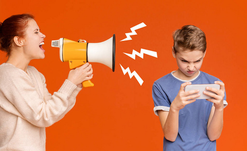 找一下秘密_寻找小秘密主题墙图片_寻找手机小秘密的游戏下载