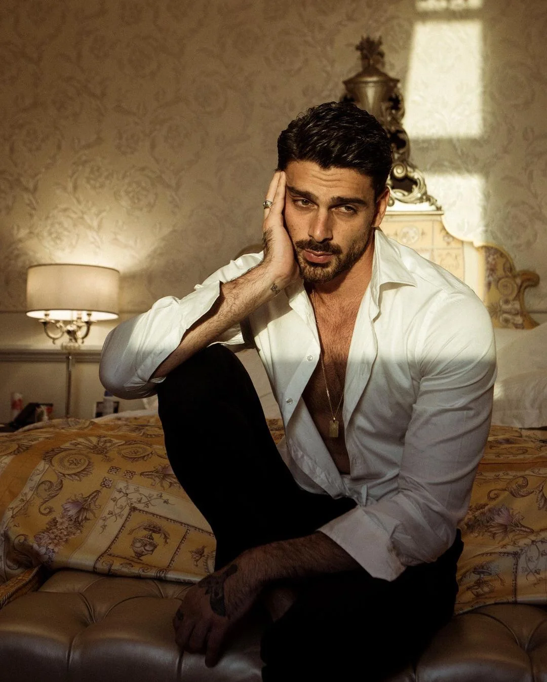 五十度灰app-五十度灰 app:让人深陷其中的情绪迷宫,是爱还是恨?(图4) 五十度灰app_灰度app注销后怎么恢复正常_灰度app黄金交易