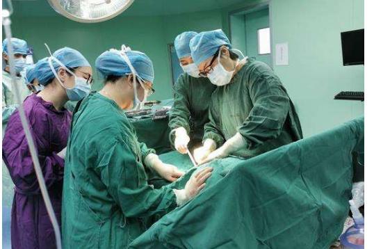 急救手术生宝宝游戏,游戏背景与设定(图3) 急救手术生宝宝游戏,游戏背景与设定(图3)