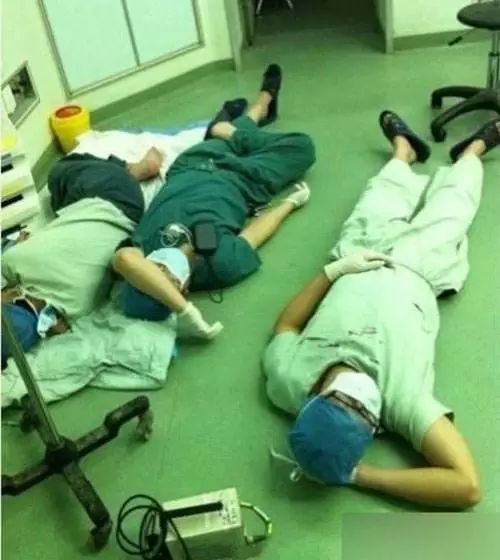 急救手术生宝宝游戏,游戏背景与设定(图4) 急救手术生宝宝游戏,游戏背景与设定(图4)