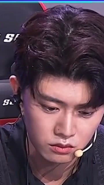 嘉伦打游戏,游戏中的激情与魅力(图2) 嘉伦打游戏,游戏中的激情与魅力(图2)