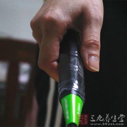 投掷羽毛球的学问,羽毛球的构造与执球法(图3)