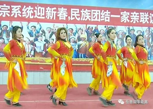 新年民族游戏,民族游戏乐翻天(图3) 新年民族游戏,民族游戏乐翻天(图3)