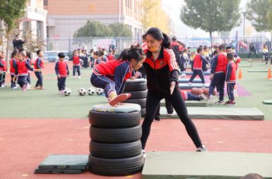 游戏幼儿体育,幼儿体育游戏促进身心和谐发展(图3)