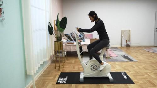 居家游戏健身,在家也能轻松燃脂的趣味运动体验(图2) 居家游戏健身,在家也能轻松燃脂的趣味运动体验(图2)