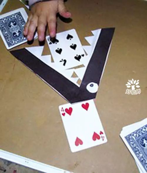 纸牌幼儿游戏,幼儿探索数学乐趣的奇妙之旅(图1) 纸牌幼儿游戏,幼儿探索数学乐趣的奇妙之旅(图1)