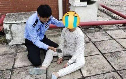 跳楼玩游戏,青少年跳楼事件警示家长重视孩子心理健康”(图2)