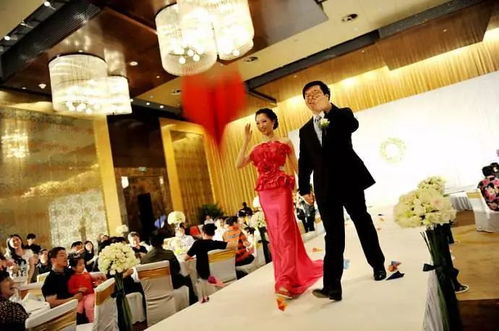 新娘敬酒游戏,新娘敬酒游戏创意盘点”(图3) 新娘敬酒游戏,新娘敬酒游戏创意盘点”(图3)