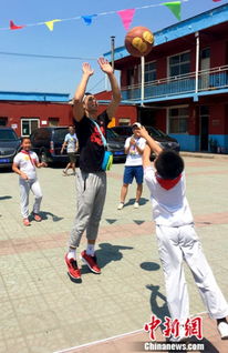 学生篮球游戏,“篮球游戏在学生体能与技能提升中的应用与实践”(图1) 学生篮球游戏,“篮球游戏在学生体能与技能提升中的应用与实践”(图1)