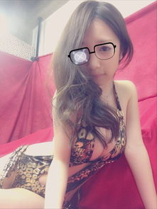 偷看美女的胸游戏,揭秘“美女胸游戏”背后的秘密与争议(图2) 偷看美女的胸游戏,揭秘“美女胸游戏”背后的秘密与争议(图2)