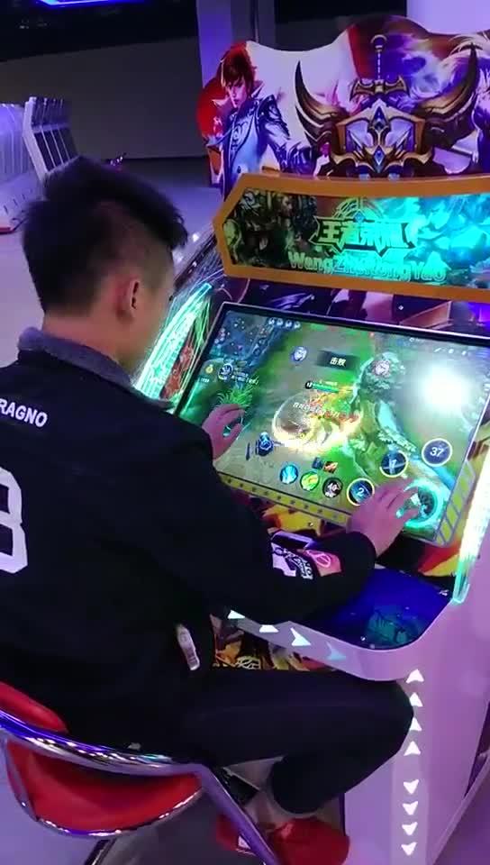高端游戏厅,揭秘高端游戏厅的奢华魅力(图3) 高端游戏厅,揭秘高端游戏厅的奢华魅力(图3)
