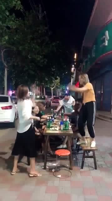 游戏劝酒,游戏中的欢乐劝酒之旅(图3) 游戏劝酒,游戏中的欢乐劝酒之旅(图3)