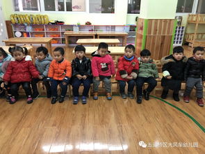 拖凳子游戏,一场充满互动与默契的团队盛宴(图2) 拖凳子游戏,一场充满互动与默契的团队盛宴(图2)