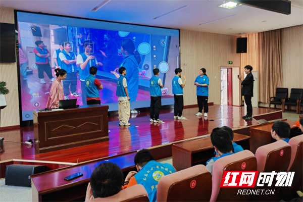 蒙眼游戏词,揭秘视觉盲点中的趣味与智慧(图2) 蒙眼游戏词,揭秘视觉盲点中的趣味与智慧(图2)