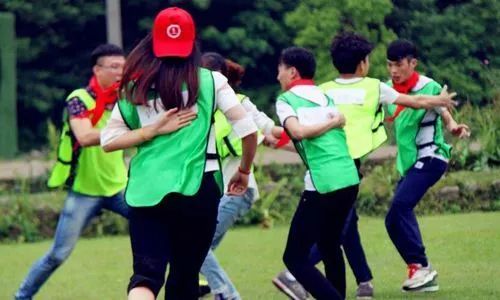 团建游戏奖励游戏,激发团队活力新篇章”(图3) 团建游戏奖励游戏,激发团队活力新篇章”(图3)