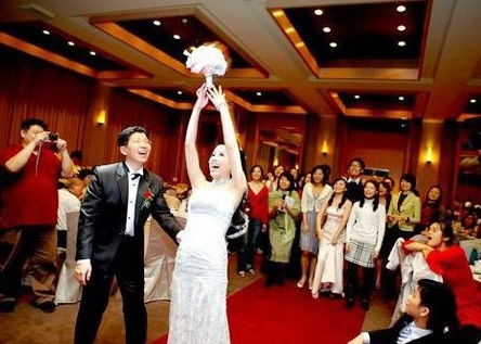 婚礼游戏嘴巴,婚礼游戏嘴巴大作战(图3) 婚礼游戏嘴巴,婚礼游戏嘴巴大作战(图3)
