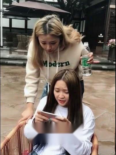 姐姐打游戏,激情与智慧的碰撞(图1) 姐姐打游戏,激情与智慧的碰撞(图1)