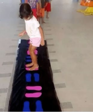 手脚粘游戏,揭秘手脚粘游戏的趣味魅力(图3) 手脚粘游戏,揭秘手脚粘游戏的趣味魅力(图3)