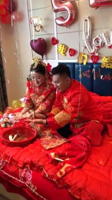 结婚耍游戏,打造趣味盎然的婚礼盛宴(图3) 结婚耍游戏,打造趣味盎然的婚礼盛宴(图3)