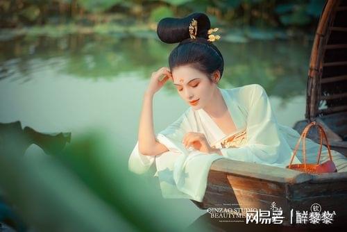 穿全息游戏,探索虚拟现实游戏的无限可能(图1) 穿全息游戏,探索虚拟现实游戏的无限可能(图1)