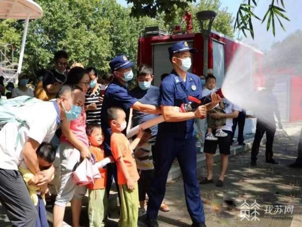 户外消防游戏,筑牢安全防线(图1)