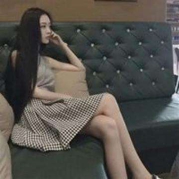 露锁骨游戏,揭秘露锁骨游戏的时尚潮流与社交魅力(图1)
