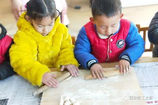 包饺子的手指游戏,饺子香飘——包饺子手指游戏趣味体验(图2) 包饺子的手指游戏,饺子香飘——包饺子手指游戏趣味体验(图2)