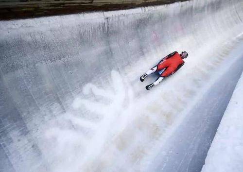 雪撬雪车游戏,雪撬雪车游戏的激情之旅(图2) 雪撬雪车游戏,雪撬雪车游戏的激情之旅(图2)