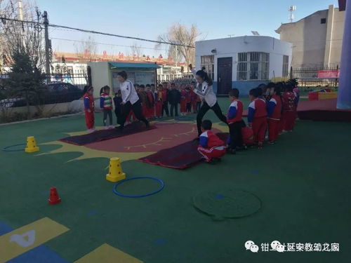 户外游戏跨越障碍,勇攀高峰(图3) 户外游戏跨越障碍,勇攀高峰(图3)