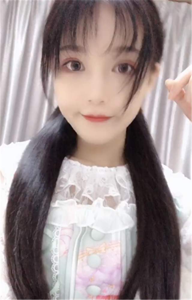 呆萌游戏主播,带你领略电竞世界的欢乐与激情(图3)