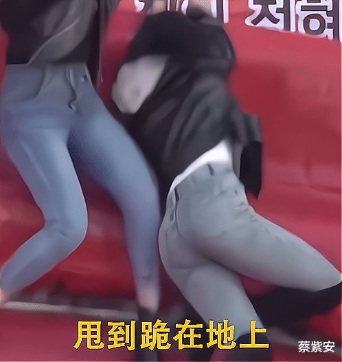 真实打女生屁股游戏,揭秘校园里的另类校园暴力(图2) 真实打女生屁股游戏,揭秘校园里的另类校园暴力(图2)