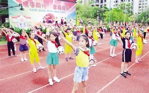 小学拍手游戏赛赛赛,欢声笑语中的童年回忆(图1)