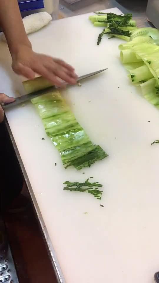 削黄瓜游戏,揭秘削黄瓜游戏的趣味与技巧(图1) 削黄瓜游戏,揭秘削黄瓜游戏的趣味与技巧(图1)