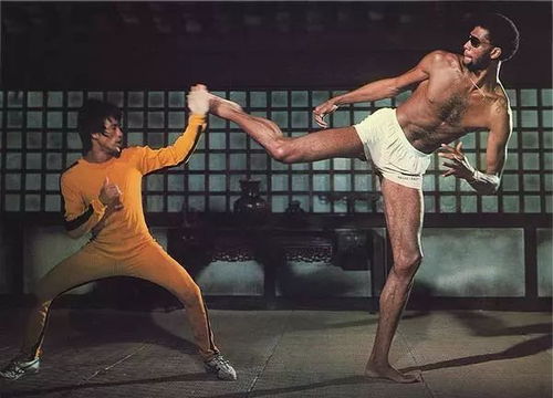 李小龙死亡游戏鞋子(图1) 李小龙死亡游戏鞋子(图1)