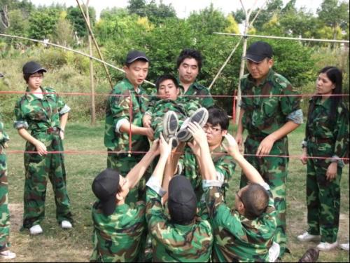 茶山拓展训练有哪些游戏,团队协作与挑战乐趣并重(图3)