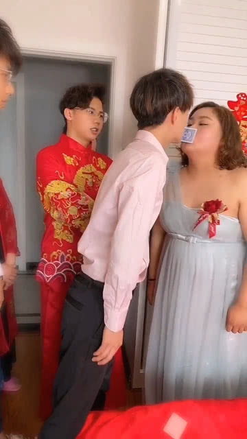 新婚耍新郎的游戏,新婚耍新郎游戏欢乐回顾(图3) 新婚耍新郎的游戏,新婚耍新郎游戏欢乐回顾(图3)